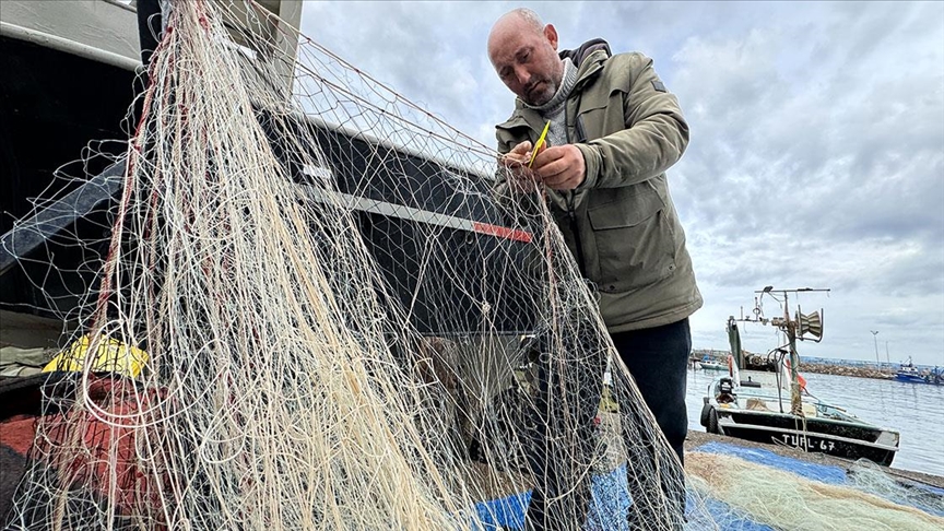 Düzce’de balıkçılar 42 yıldır aynı barınaktan denize açılıyor