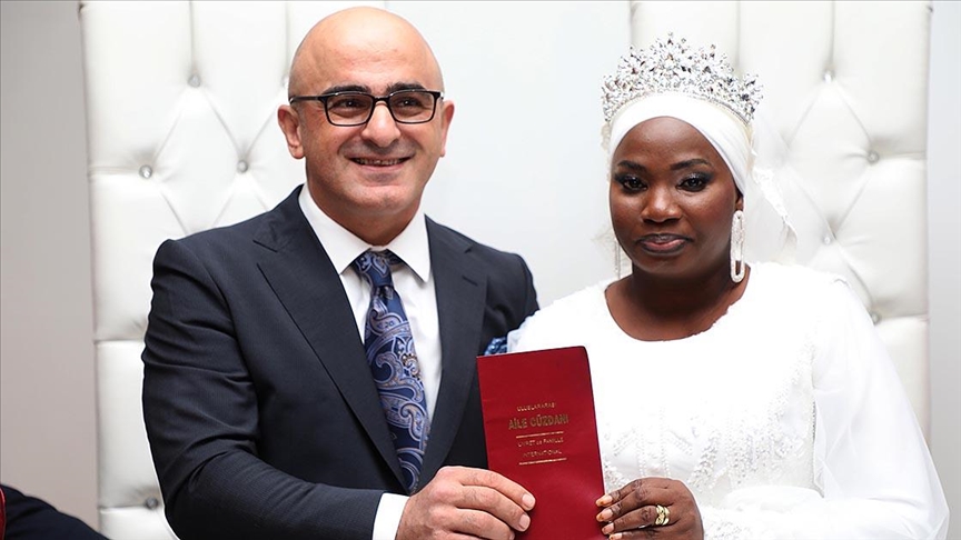 Malili gelin ile Türk damat Rize’de düzenlenen törenle dünyaevine girdi