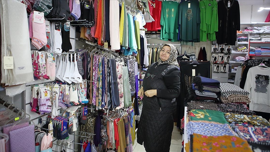 Kadın girişimci mikrokredi desteği sayesinde kendi iş yerinin sahibi oldu