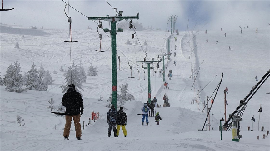 Kartalkaya Kayak Merkezi’nde kar kalınlığı 137 santimetreye ulaştı
