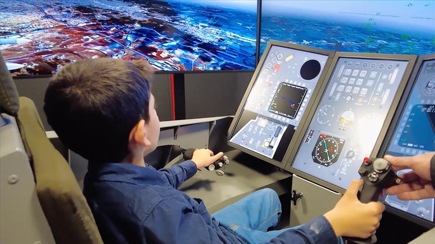 Milli Savunma Bakanlığı 9 yaşındaki otizmli Batuhan’ın havacılık hayalini gerçekleştirdi