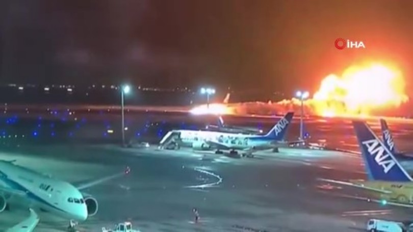 Tokyo’da pistte iki uçak çarpıştı