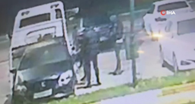 Lüks otomobili çekici yardımıyla çaldılar