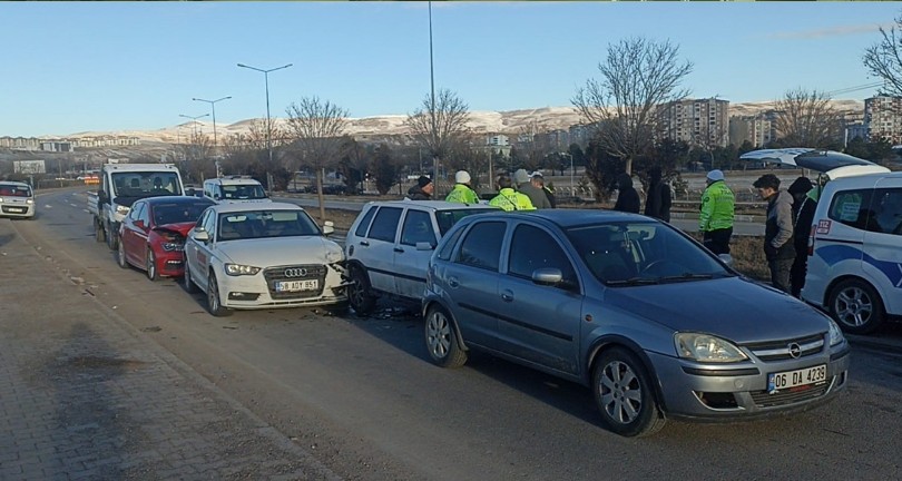 Kaza kazaya neden oldu