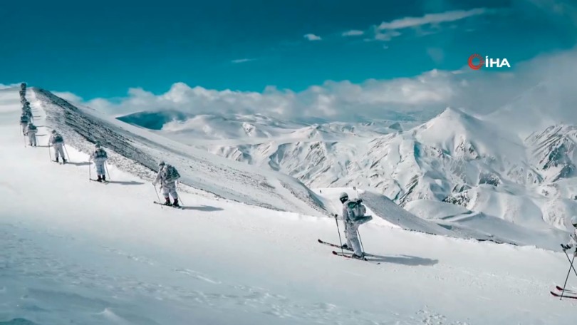 MSB zorlu şartlarda görev yapan Mehmetçiği paylaştı