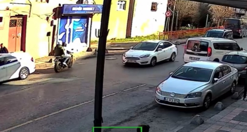 Tekel bayii önüne patlayıcı atıp kaçtılar