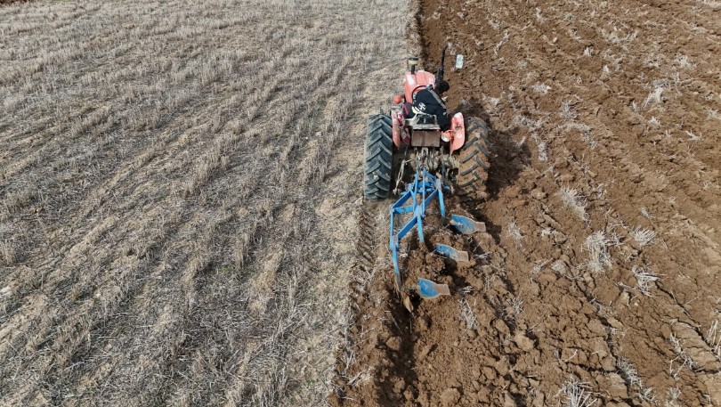 Kuraklık tehlikesi büyüyor, çiftçiler endişeli: “Ne yapacağımızı şaşırdık, kara hasret kaldık”