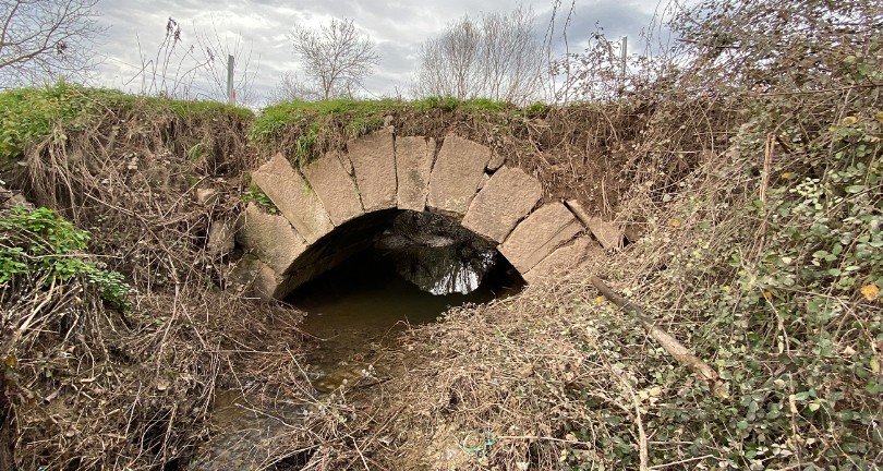 Tarihi köprü yıllara meydan okuyor