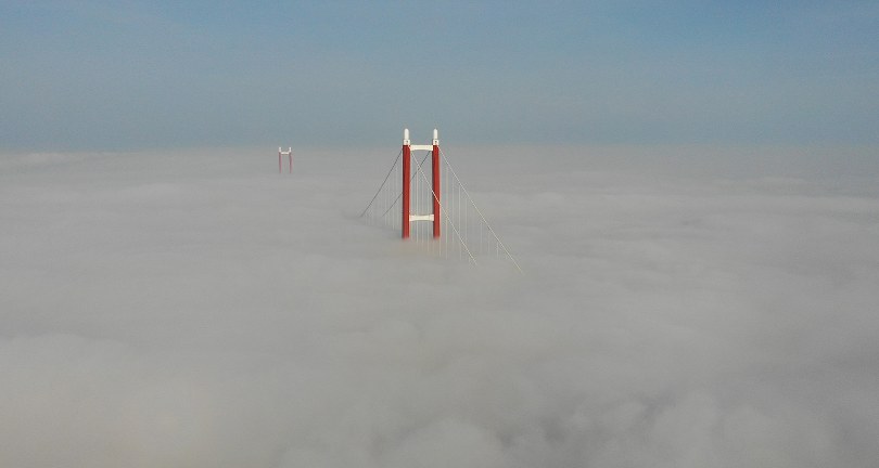 1915 Çanakkale Köprüsü sis içinde kayboldu