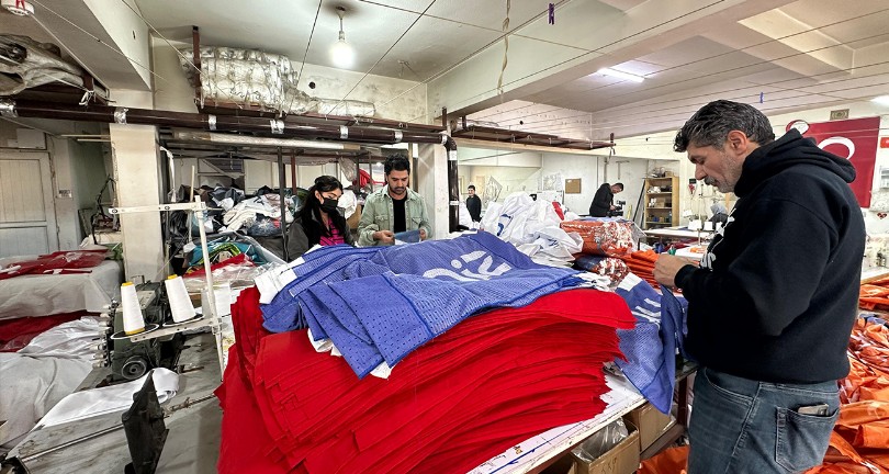 Üç vardiya çalışıyorlar