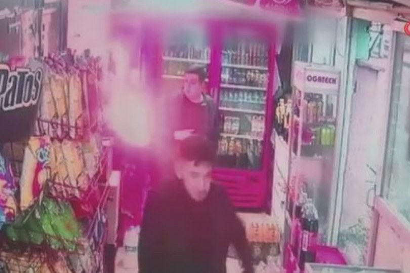 Çakmak gazıyla şaka, az kalsın arkadaşının kafasını yakıyordu