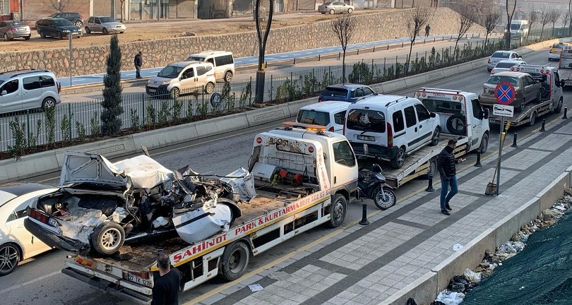 Freni patlayan çekici 6 otomobili biçti