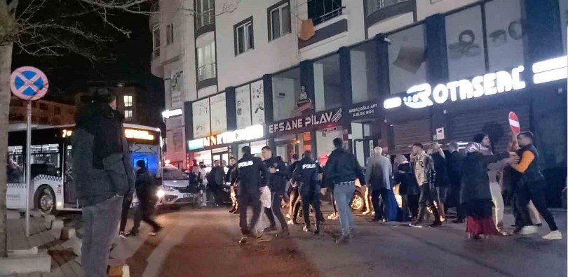 Motor tutkunu 12 yaşındaki Zeynep’in en büyük hayali pistlerde yarışmak