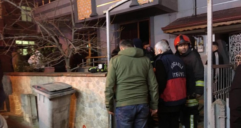 Ocakta unutulan yemek yangın çıkardı