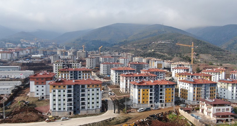 Enkaz kentin sakinleri, yeni evlerini heyecanla bekliyor