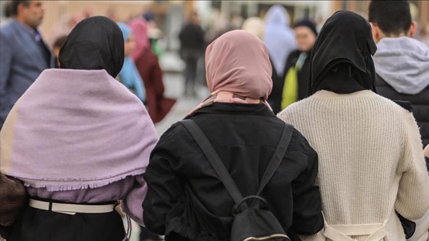 Türkiye’de başörtülü kadınlar işe alım süreçlerinde ve kariyerlerinde ayrımcılığa uğruyor