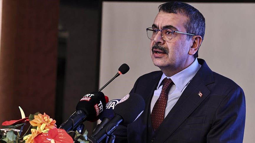 Milli Eğitim Bakanı Tekin öğrencileri “uzay” konulu kompozisyon ve resim yarışmasına davet etti