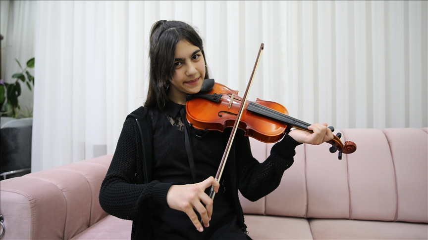 Küçük kemancı Cumhurbaşkanı Erdoğan ile tanışma hayalini gerçekleştirdi