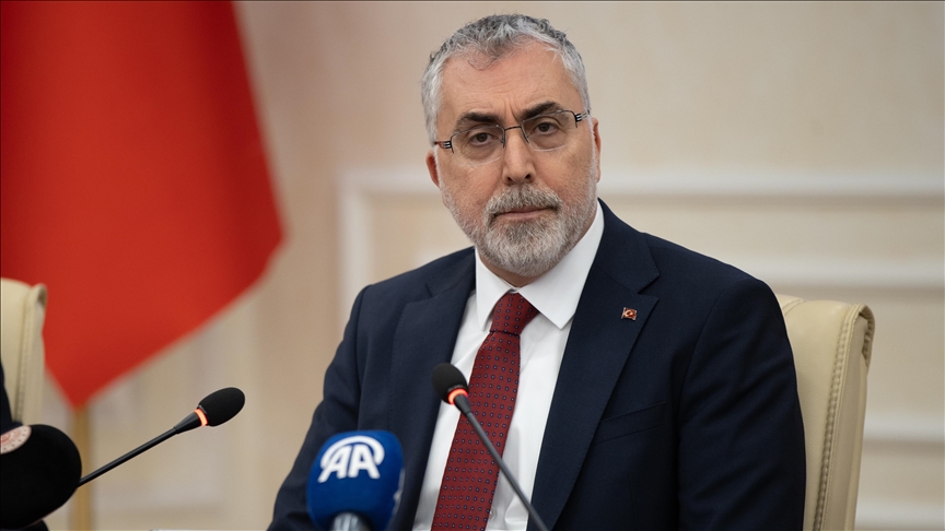 Bakan Işıkhan: (Emeklilerin bayram ikramiyesinde artış talebi) Hükümet olarak bu adımı atmaya hazırız