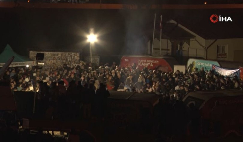 Deprem saatinde vatandaşlar “Sesimi duyan var mı?” diye seslendiler