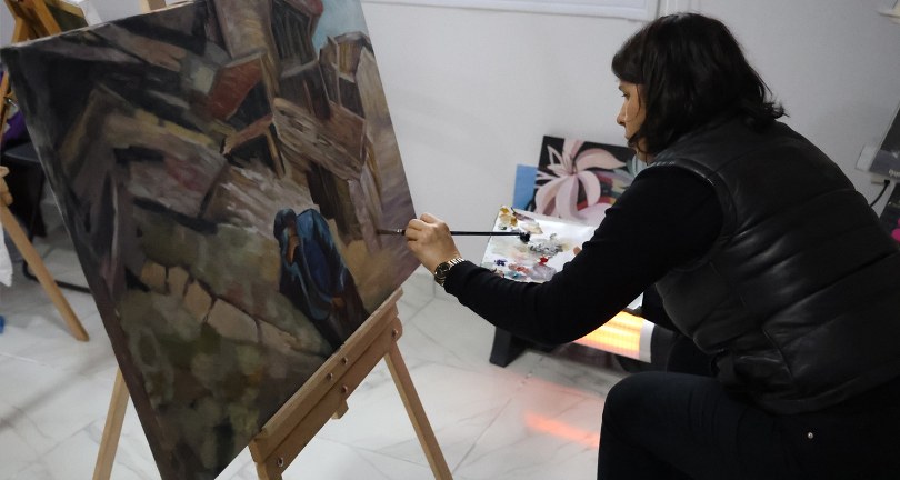 Afetzede kadınlar, deprem psikolojisini resim çizerek atlatıyor