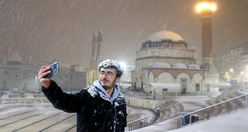 Sivas baharı beklerken kışı yaşadı, ortaya kartpostallık görüntüler çıktı