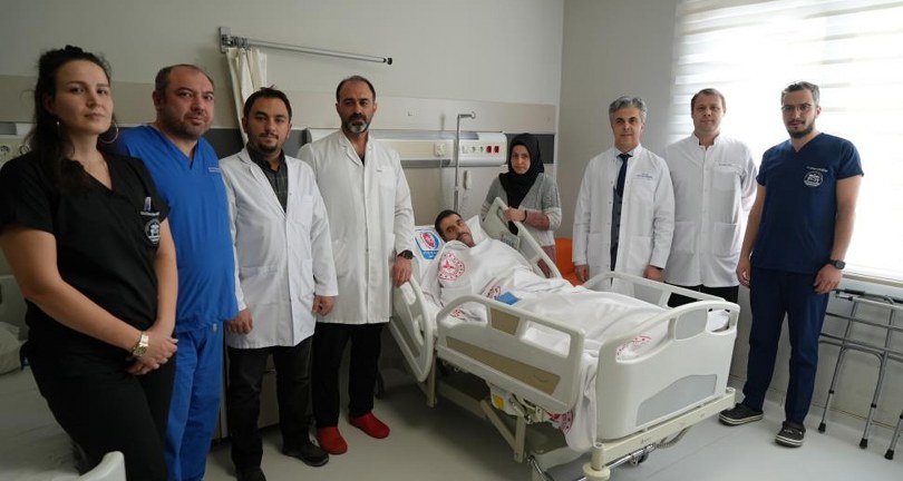 Çatıdan düşmesi 35 yıldır tutmayan kalçasının iyileşmesine vesile oldu