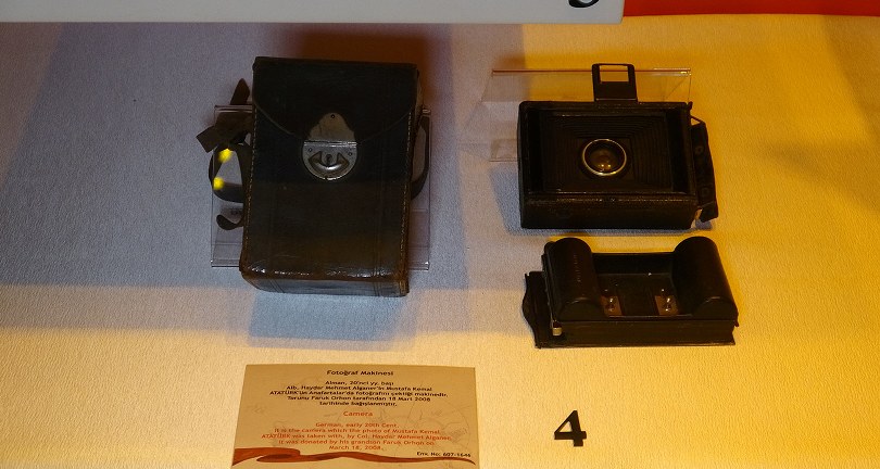 Atatürk’ün Çanakkale Cephesinde fotoğrafını çeken makine Çanakkale’de sergileniyor