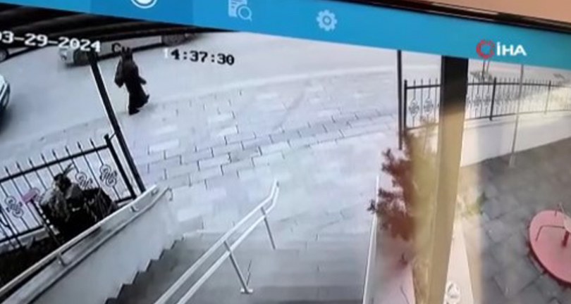 Minibüsün çarptığı kadın ezilmekten kıl payı kurtuldu