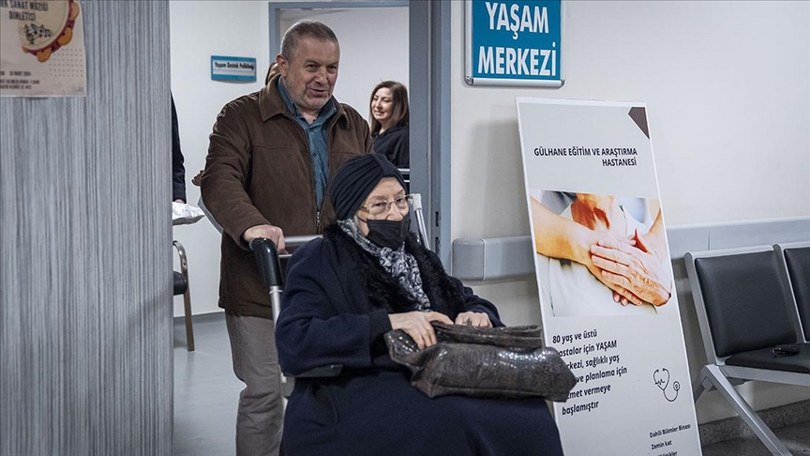 Hastanelerde hizmet veren “YAŞAM”lar ile 80 yaş ve üstü emin ellerde