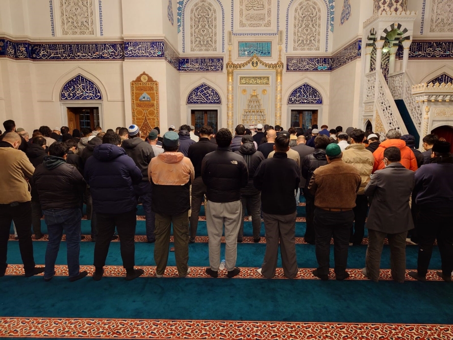 Tokyo’da Ramazan ayının ilk teravih namazı kılındı