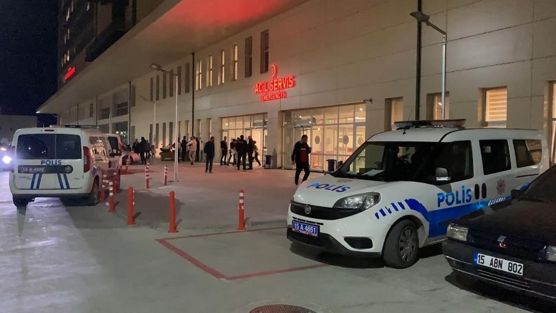 İzmir açıklarında 23 düzensiz göçmen kurtarıldı, 2 göçmen yakalandı