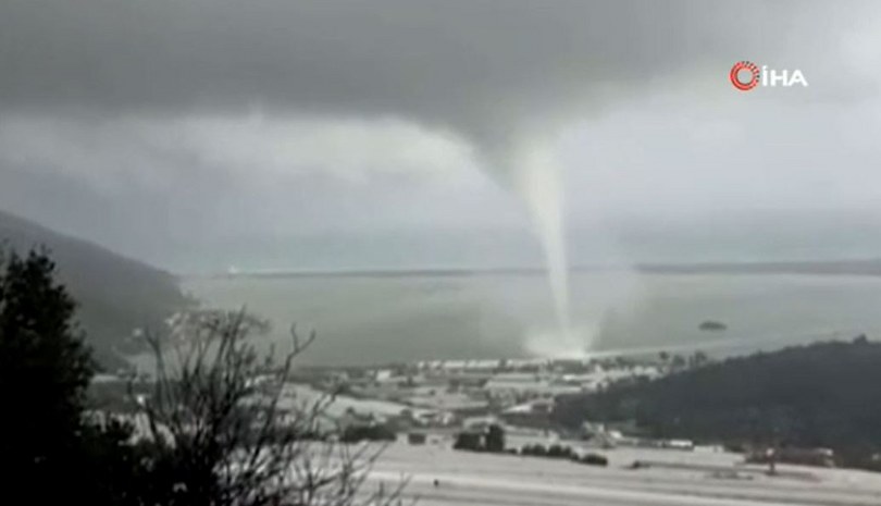 Seraları yerle bir eden hortum
