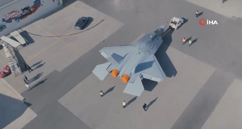 Milli muharip uçak KAAN yeni boyasıyla