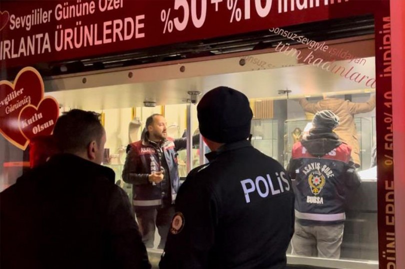 Kar payı vadeden kuyumcular 15 kişiyi dolandırdı