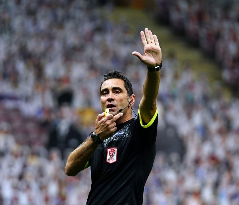 Beşiktaş – Galatasaray derbisinin VAR’ı Koray Gençerler oldu