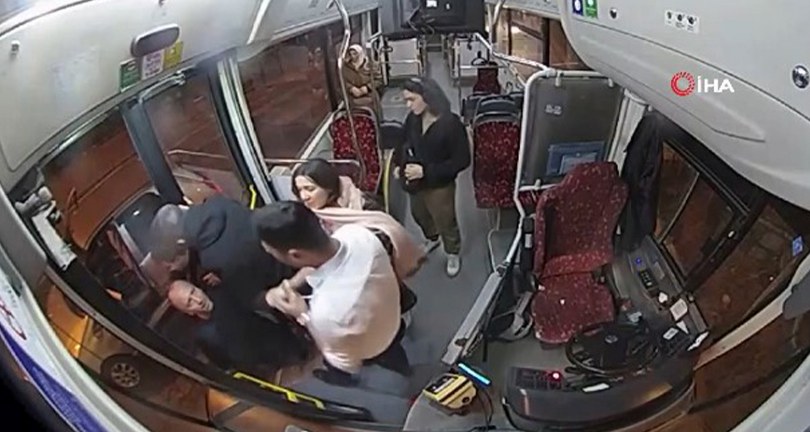 İETT otobüs şoförünü bıçaklanma anı