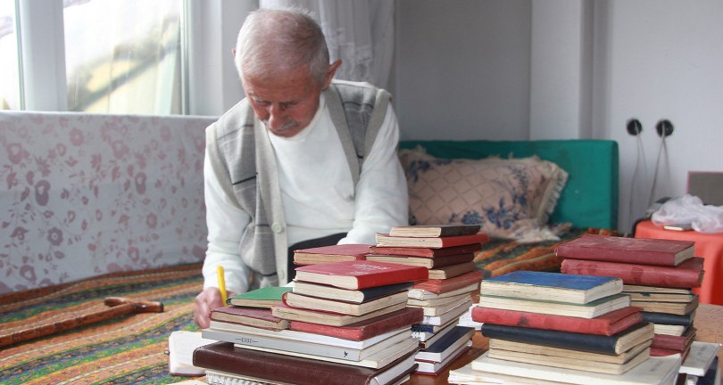 Asırlık çınar 72 yıldır günlük tutuyor