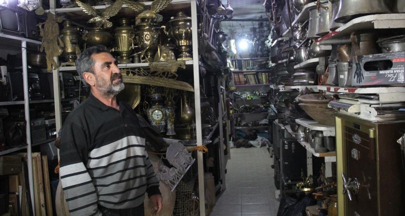 Antika tutkunu esnaf, biriktirdiği yüz binlerce eser ile müze açmak istiyor