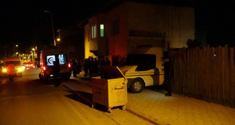 Babasının gözleri önünde tüfekle kendisini vurdu