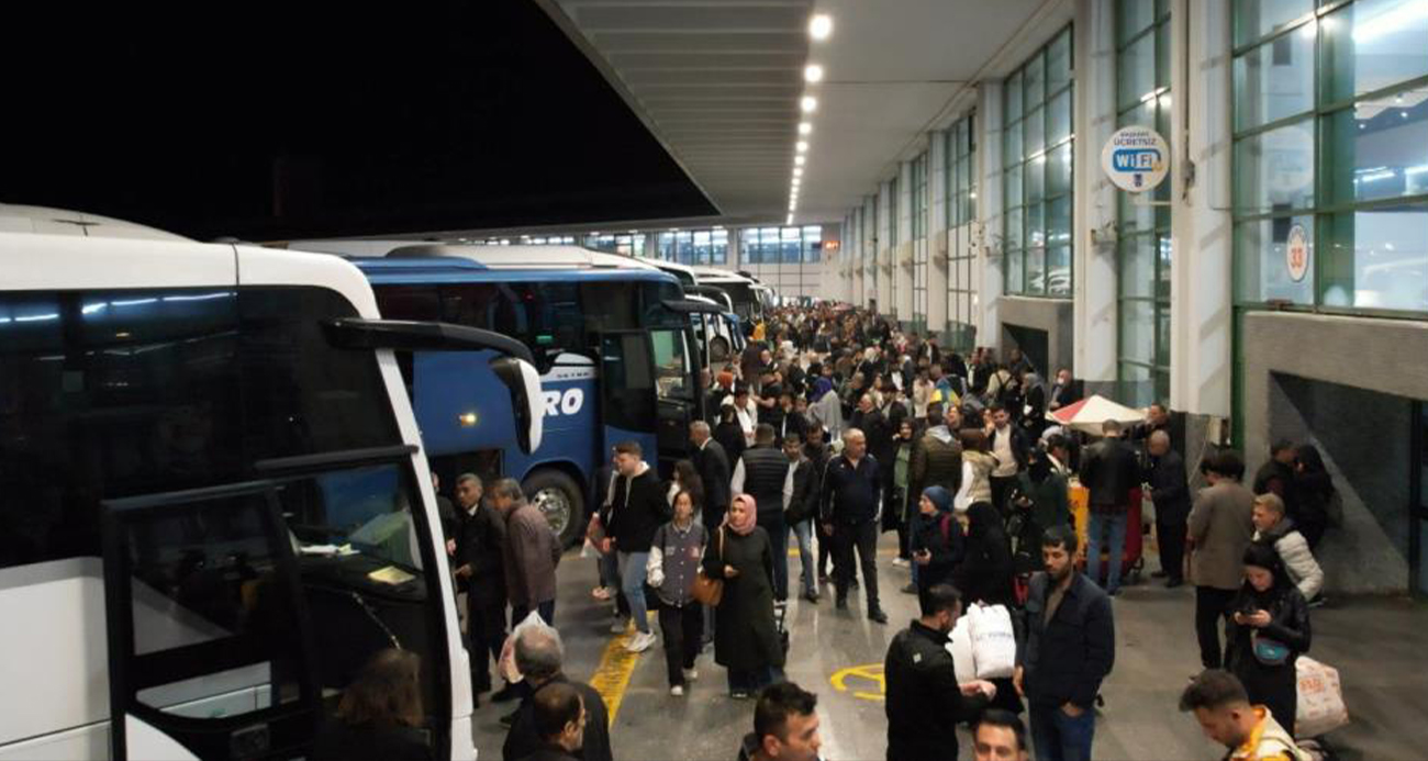 AŞTİ’de bayram yoğunluğu geç saatlerde de sürüyor