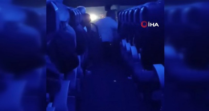 Seyir halindeki yolcu otobüsünde şoförlerin koltuk değişimi kamerada