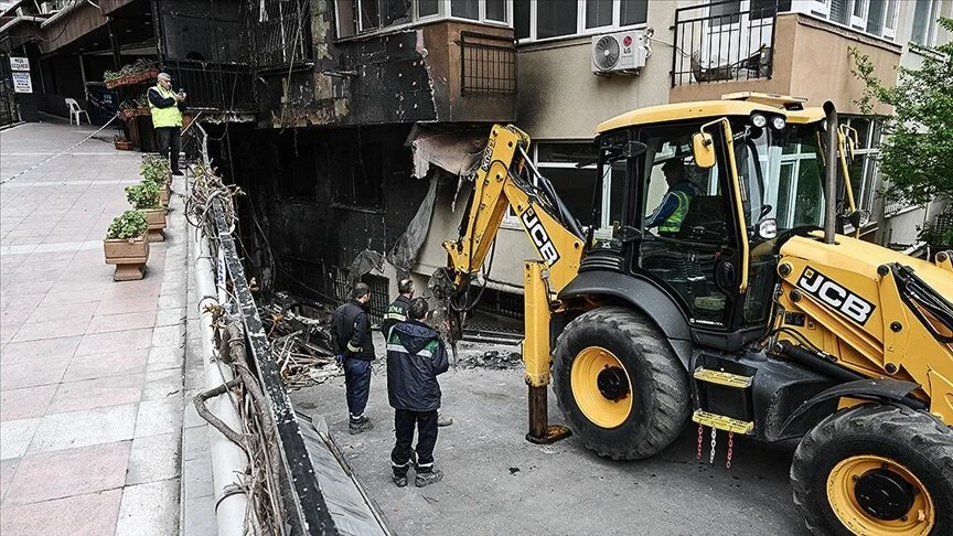 Beşiktaş’ta yanan gece kulübünün bulunduğu binada çalışmalar sürüyor