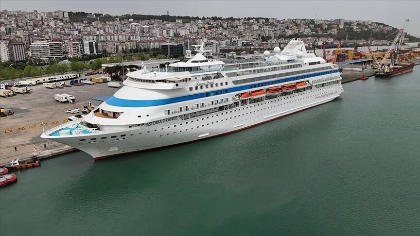 “Astoria Grande” kruvaziyeri Samsun’a geldi
