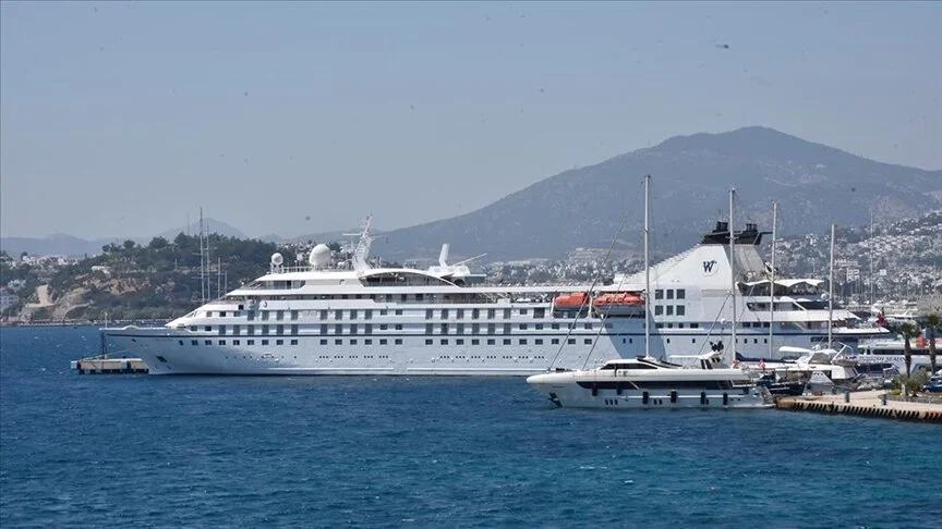 Bodrum’a “Star Legend” isimli kruvaziyer ile 230 yolcu geldi