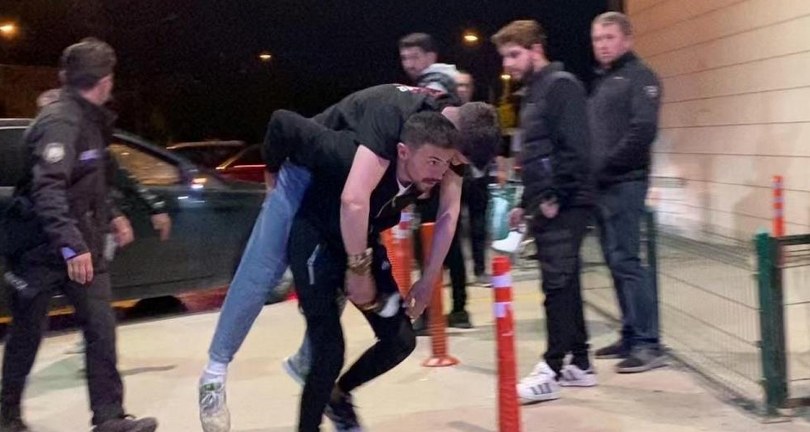 Futbol turnuvasındaki bıçaklı kavga kamerada