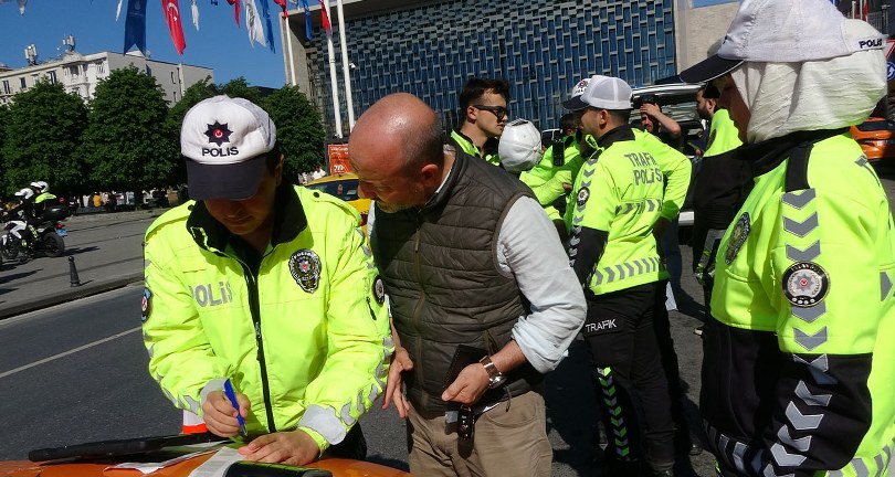 Taksilere araç içi kamera denetimi