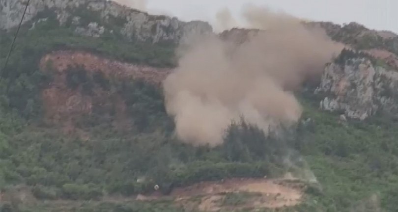 Depremzede vatandaşları tedirgin eden patlama kamerada