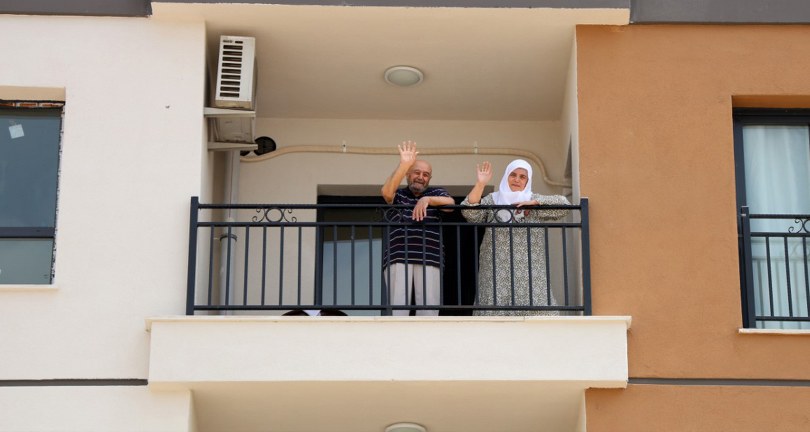 Deprem konutlarında yaşam başladı