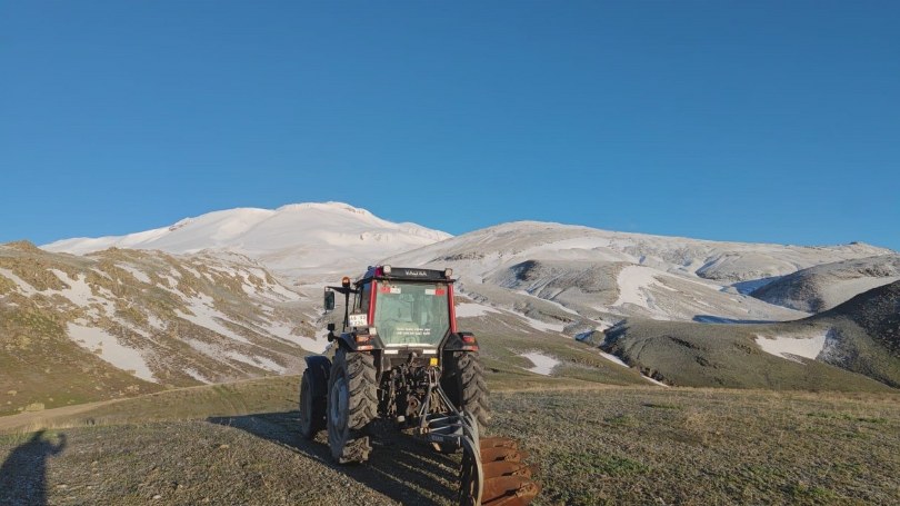 Süphan Dağı Mayıs ayında beyaza büründü